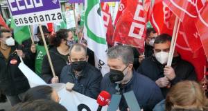 CCOO, CSIF y UGT se concentraron en la puerta del Ministerio para exigir la convocatoria de todas las plazas en las próximas oposiciones