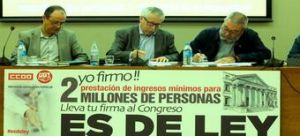 CCOO y UGT comienzan a recoger firmas para que el Congreso legisle una renta mínima de 426 euros para más de dos millones de personas