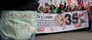 Más de un millar de empleados públicos de toda la región se concentran ante Presidencia de la Junta por las 35 horas semanales