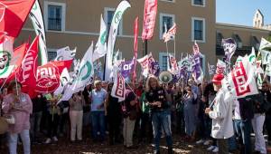 Clamor masivo del colectivo de docentes de la Comunidad por las 35 horas semanales ya