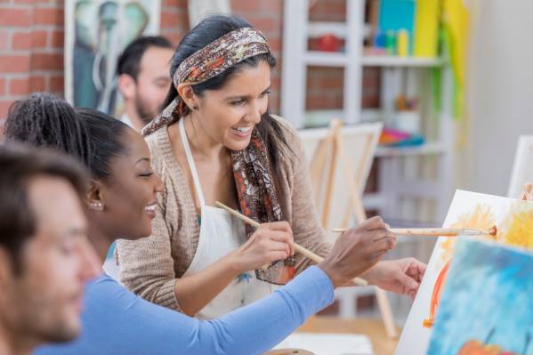 Ayudas al estudio para el alumnado que curse enseñanzas artísticas superiores en centros públicos o privados. Concesiones. Curso 2025-26