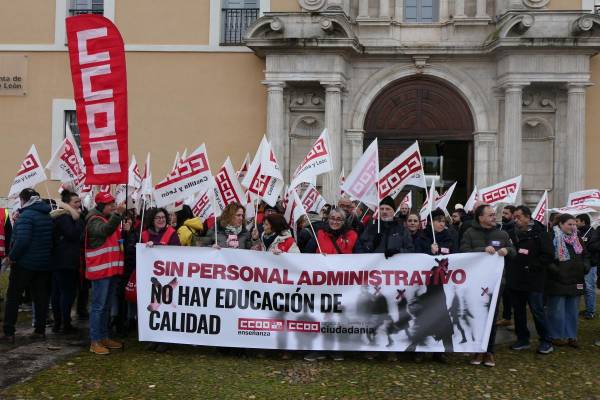 CCOO denuncia la falta de personal de administración en los centros educativos de CyL