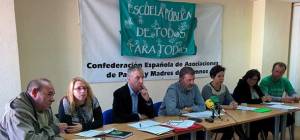 La comunidad educativa denuncia que Méndez de Vigo vende humo con medidas electoralistas