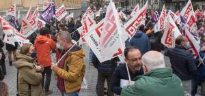 CCOO y UGT exigen el final inmediato de la invasión rusa en Ucrania
