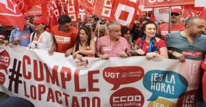 CCOO y UGT se concentran para exigir al Gobierno el cumplimiento íntegro de los acuerdos suscritos en la Función Pública